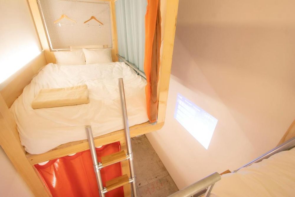hotel-room-image