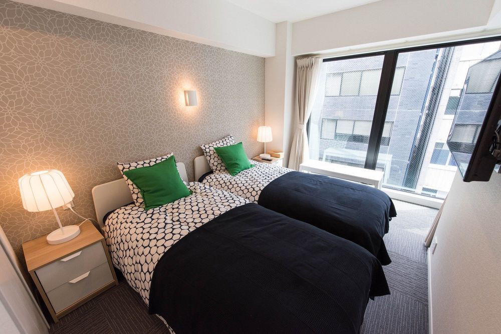 hotel-room-image