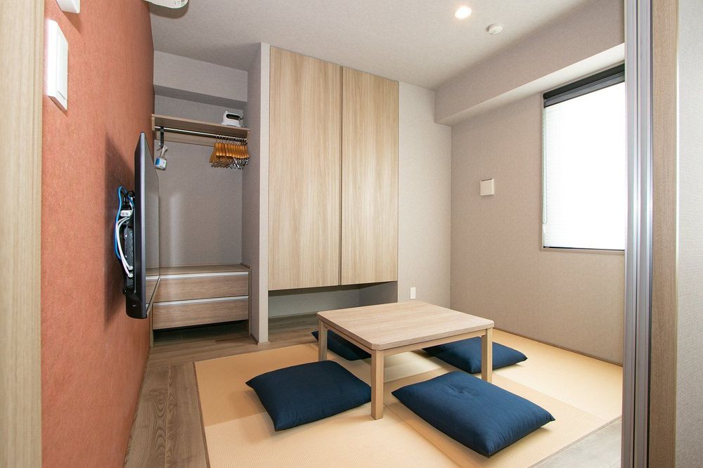 hotel-room-image