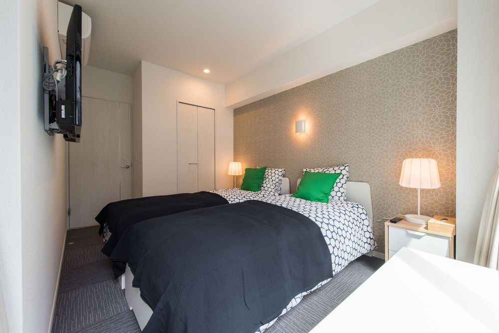 hotel-room-image