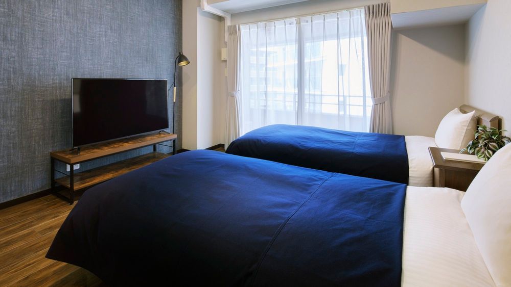 hotel-room-image