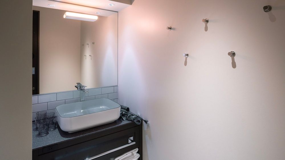 hotel-room-image