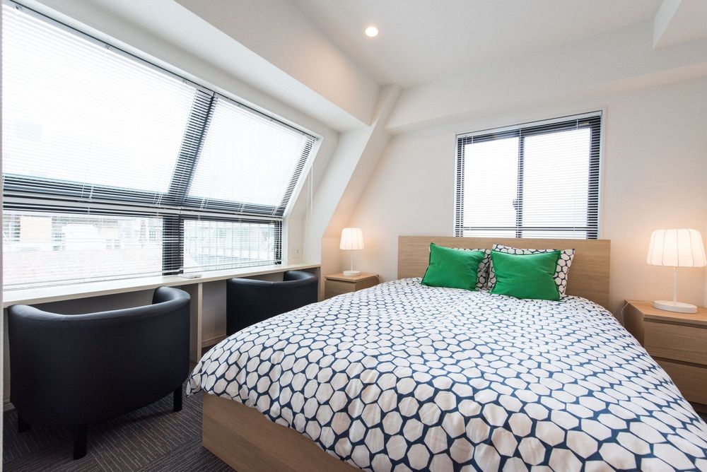 hotel-room-image