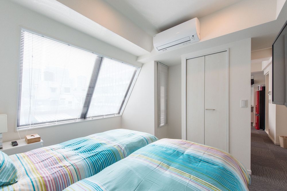 hotel-room-image