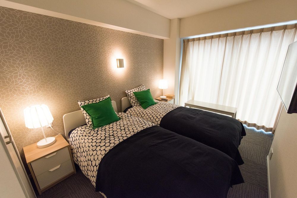 hotel-room-image
