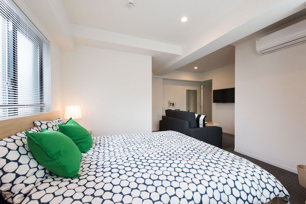 hotel-room-image