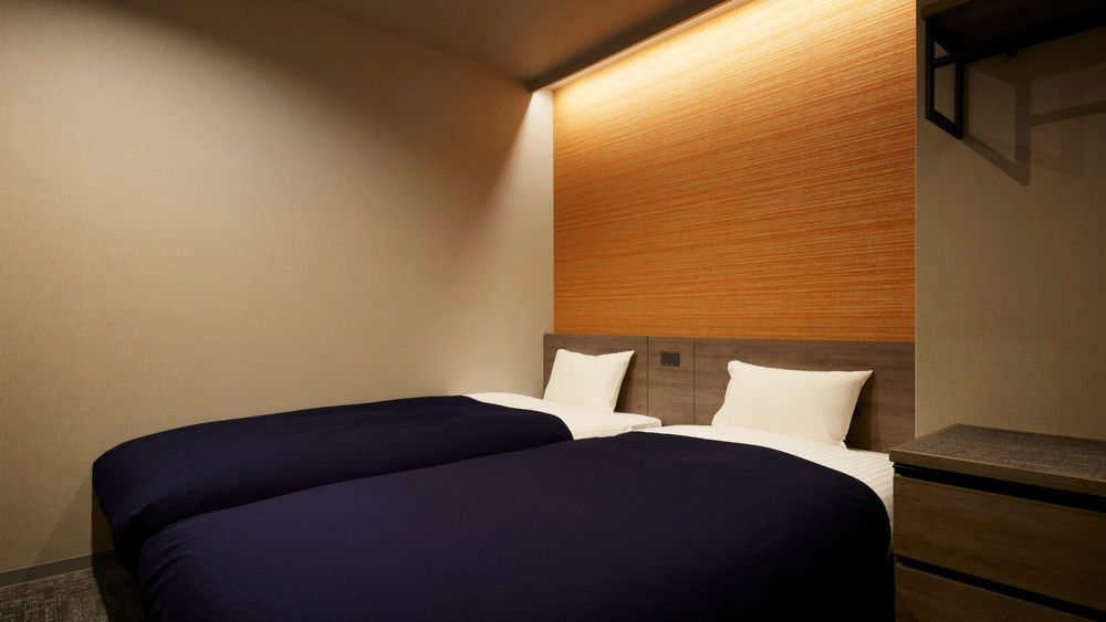 hotel-room-image