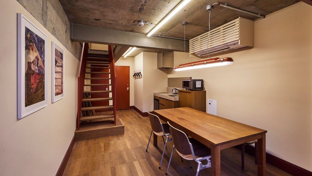 hotel-room-image