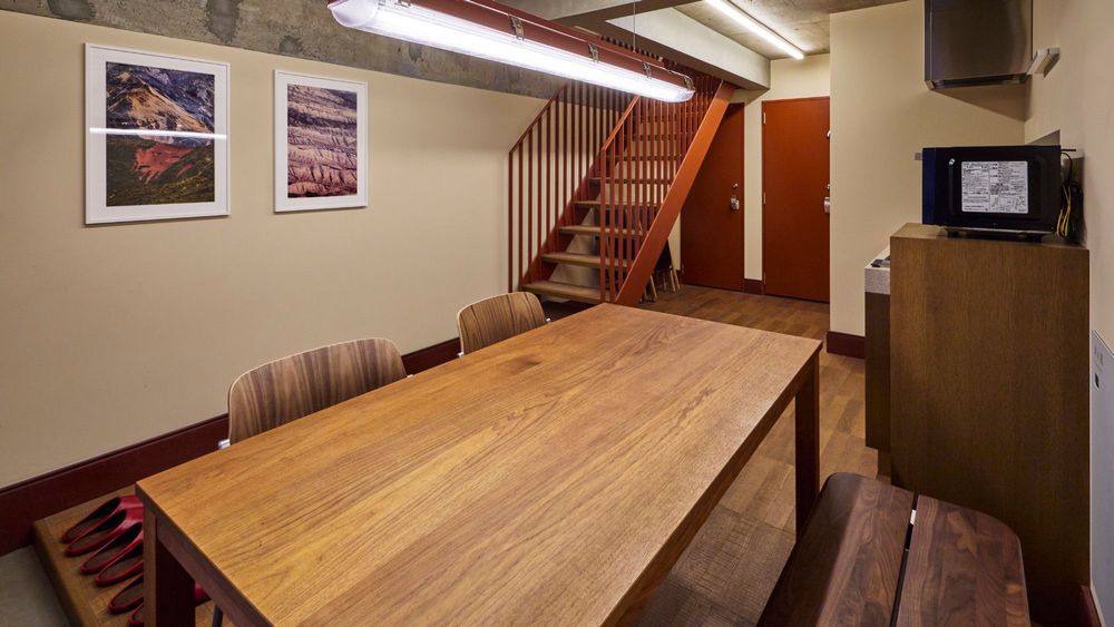 hotel-room-image