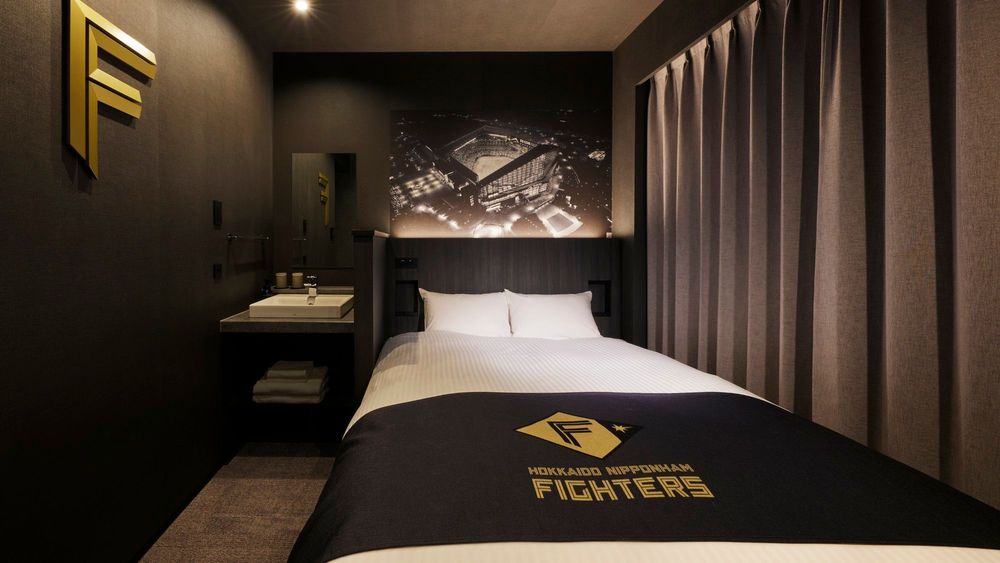hotel-room-image