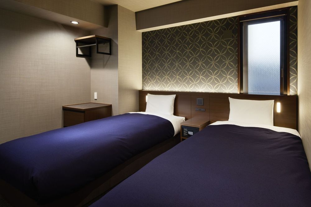 hotel-room-image