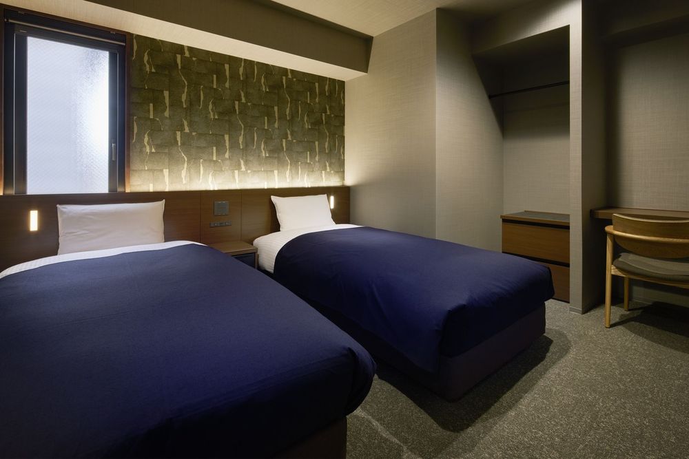 hotel-room-image