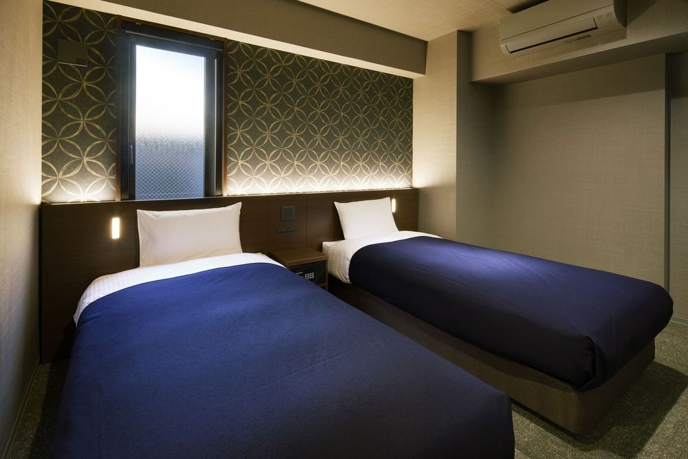 hotel-room-image