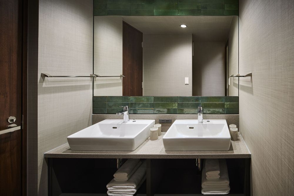 hotel-room-image