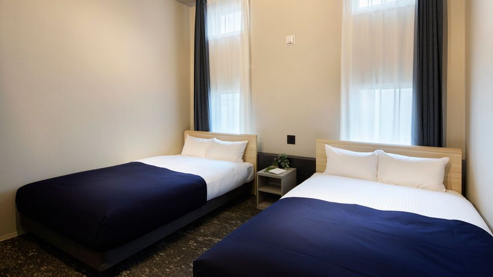 hotel-room-image