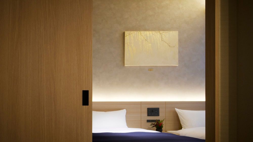 hotel-room-image