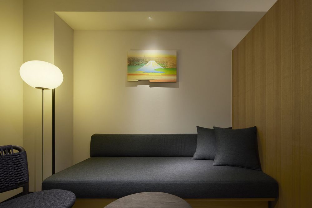 room hero