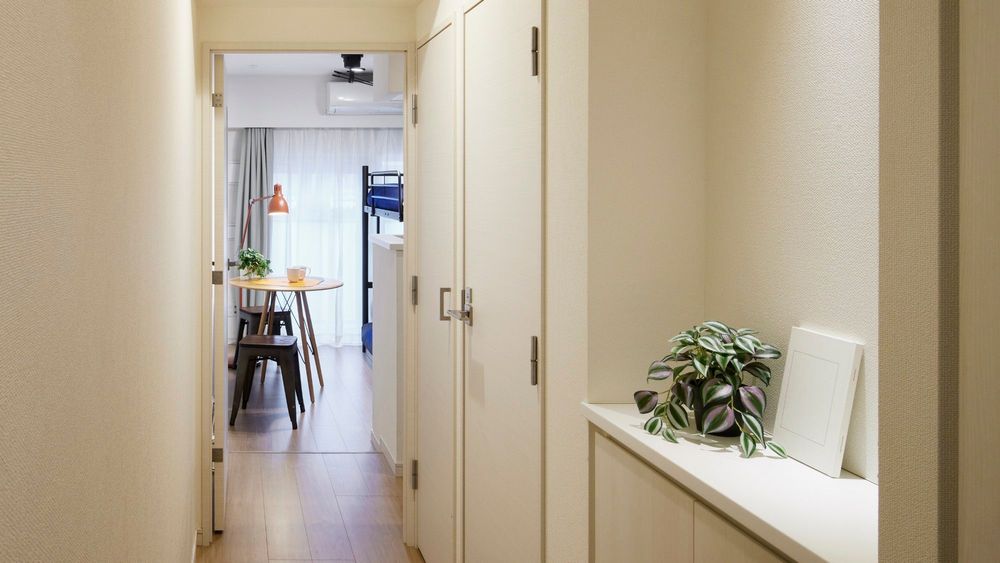hotel-room-image