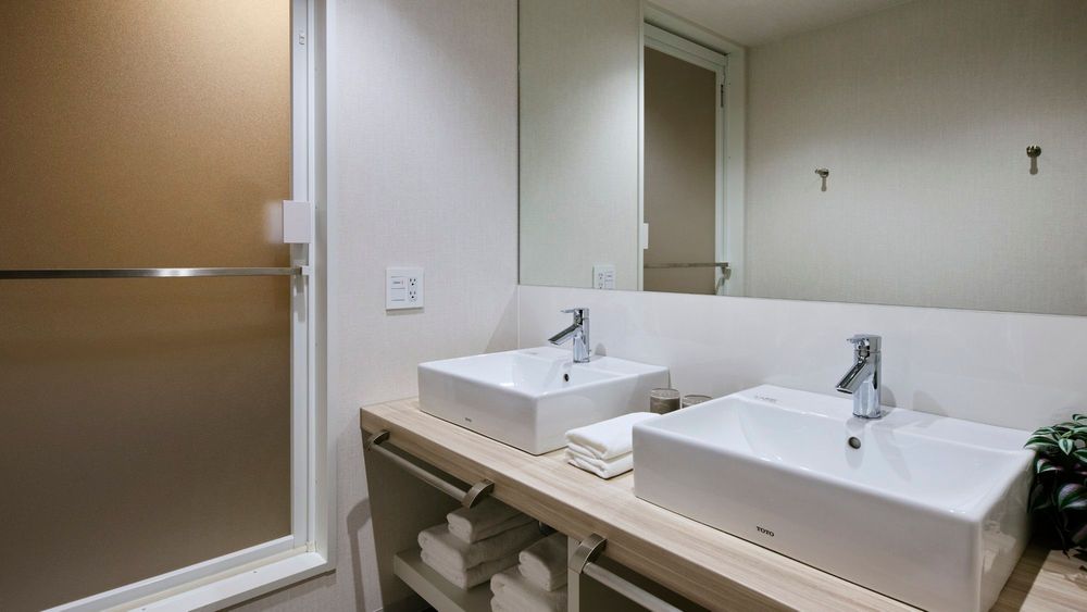 hotel-room-image