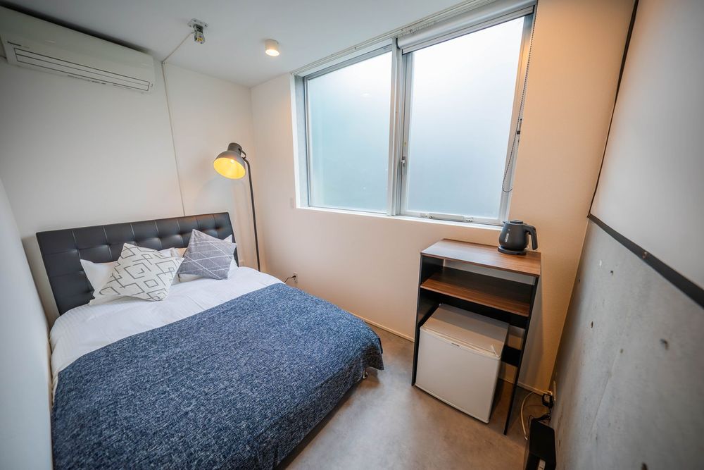 hotel-room-image