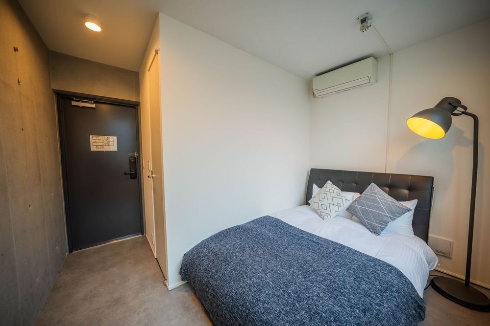 hotel-room-image