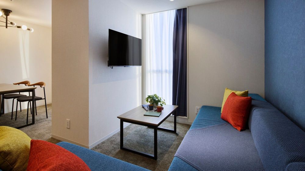 hotel-room-image