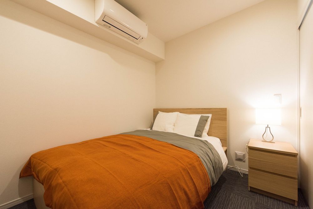 hotel-room-image