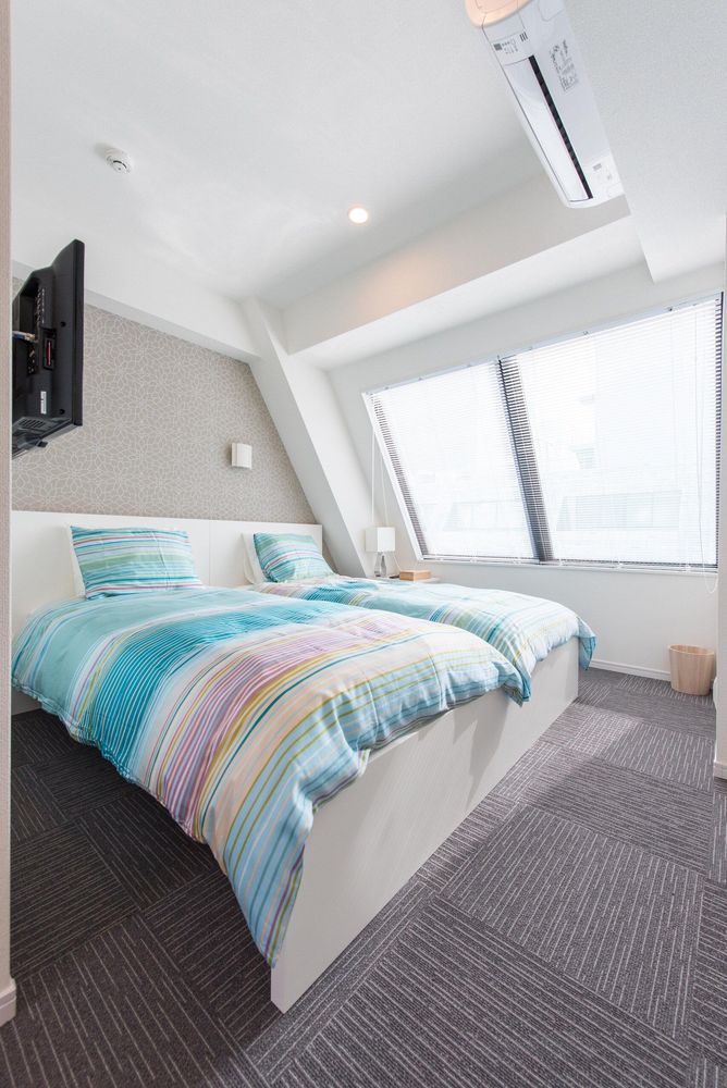 hotel-room-image