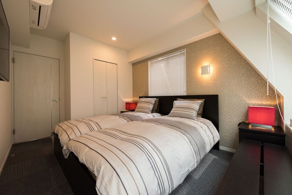 hotel-room-image