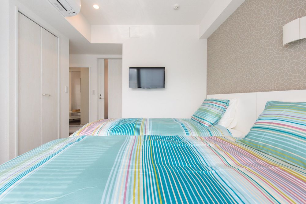 hotel-room-image