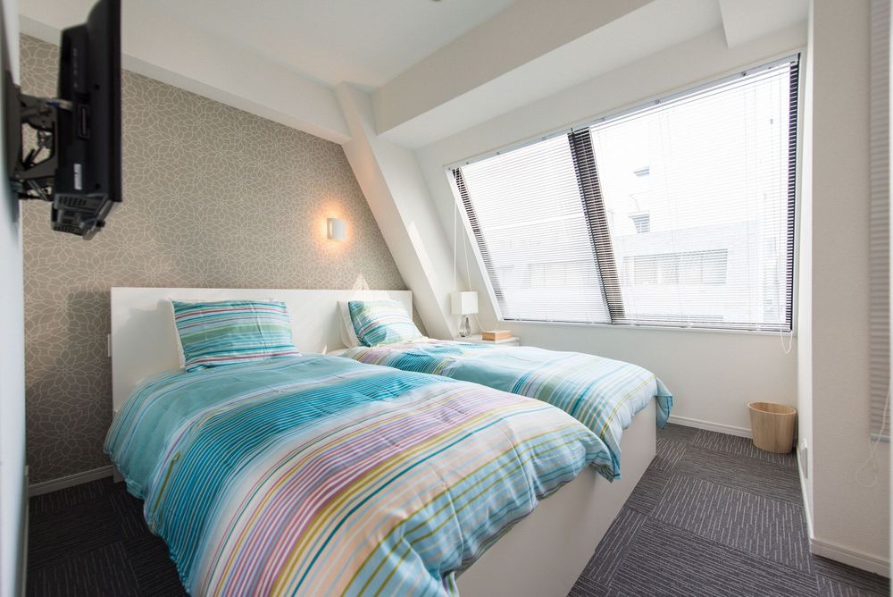 hotel-room-image