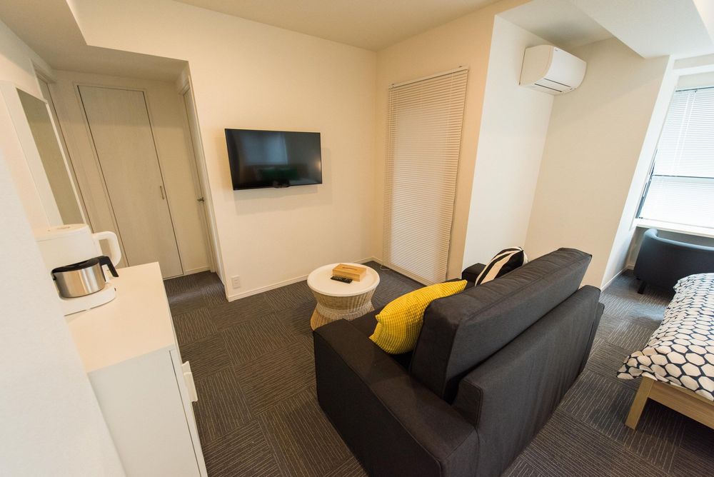 hotel-room-image