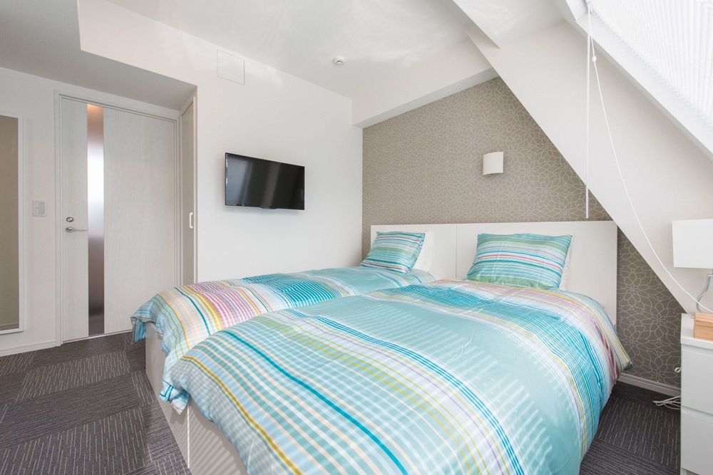 hotel-room-image