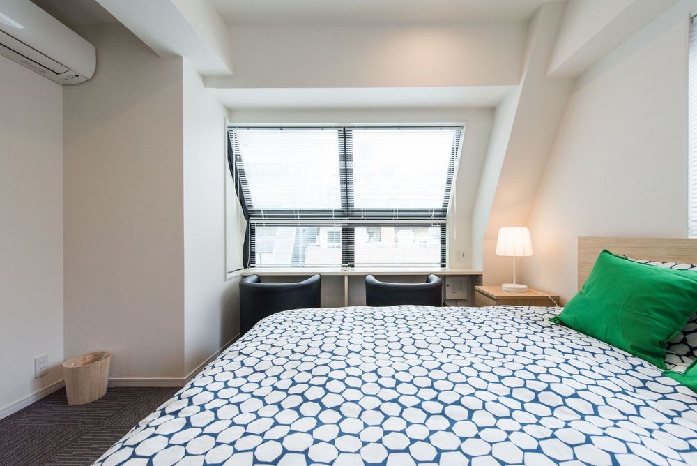 hotel-room-image