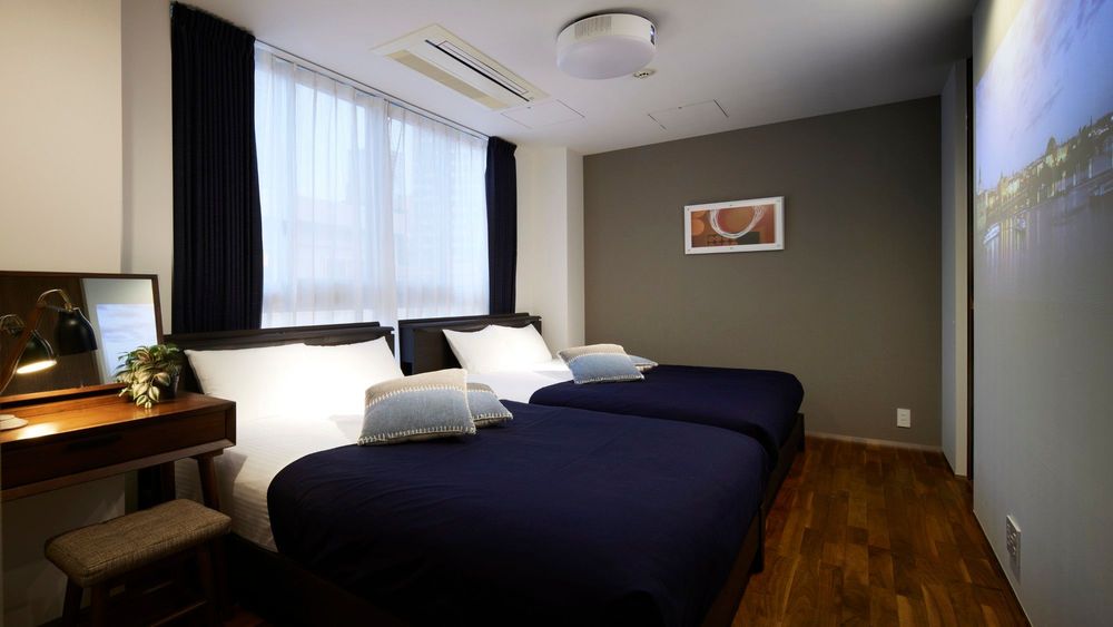 hotel-room-image