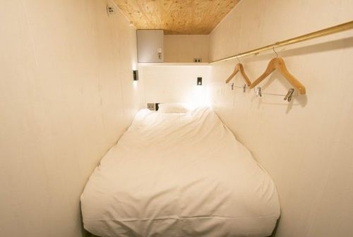 hotel-room-image